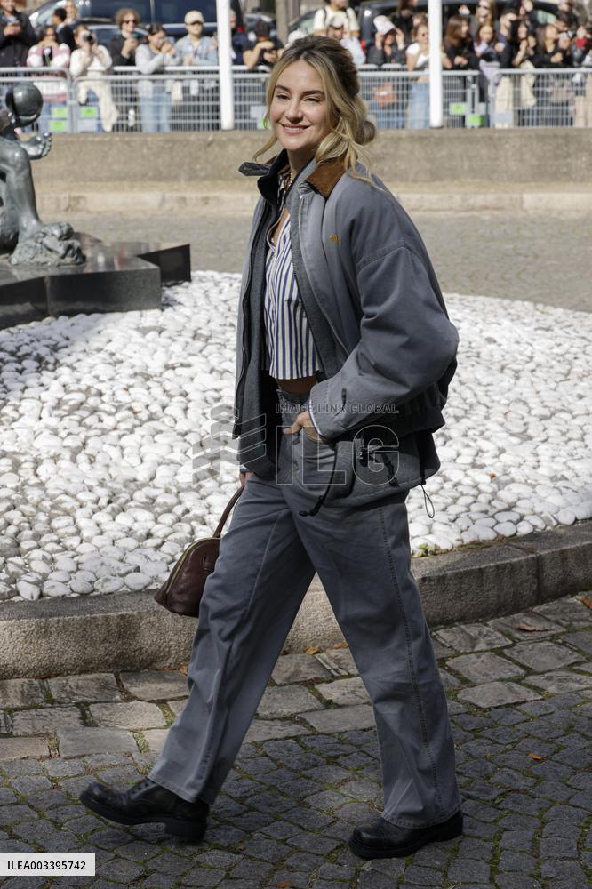 PFW - Miu Miu Arrivals