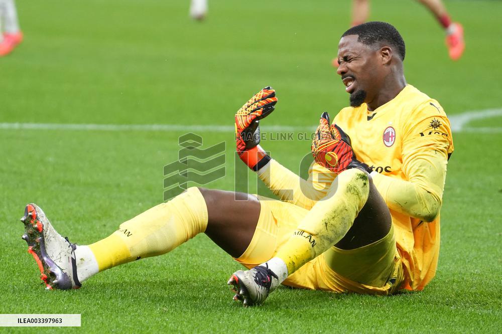 Champions League - Bayer Leverkusen v AC Milan