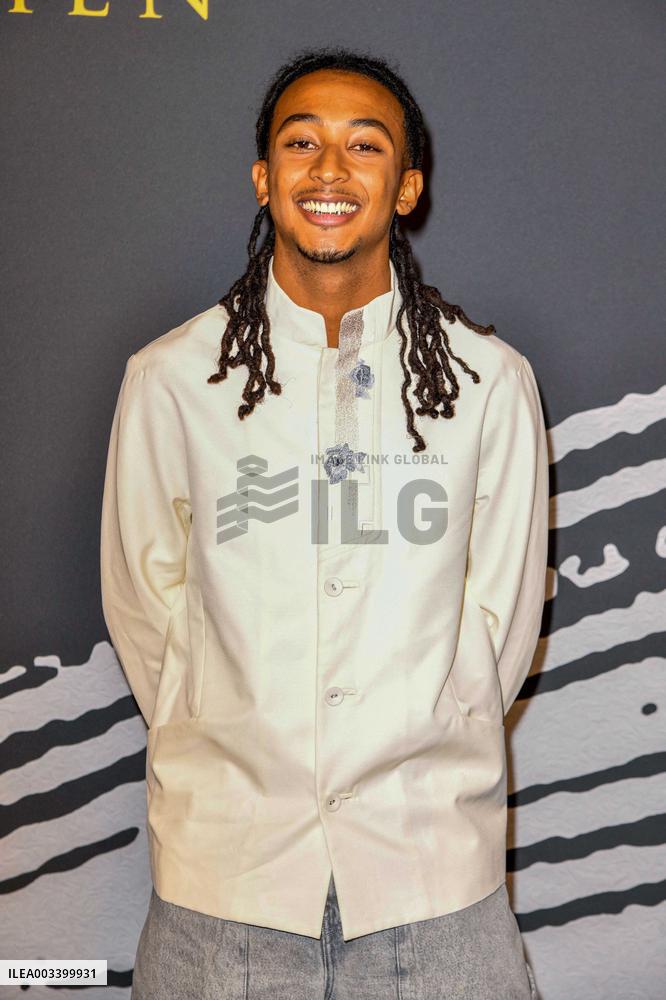 PFW - Shiatzy Chen Photocall