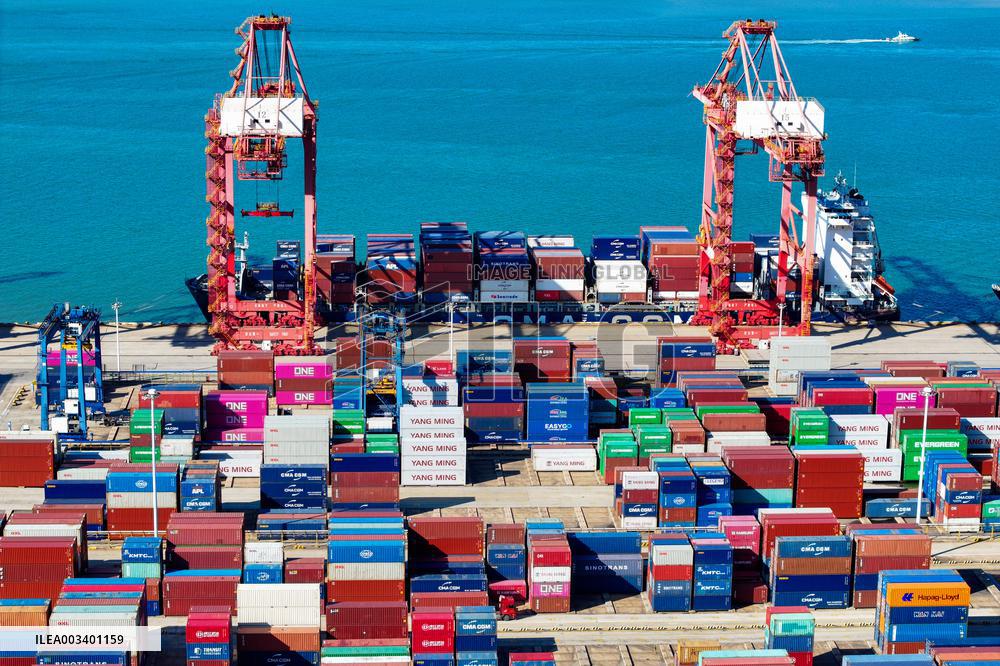 Lianyungang Port Working Scene
