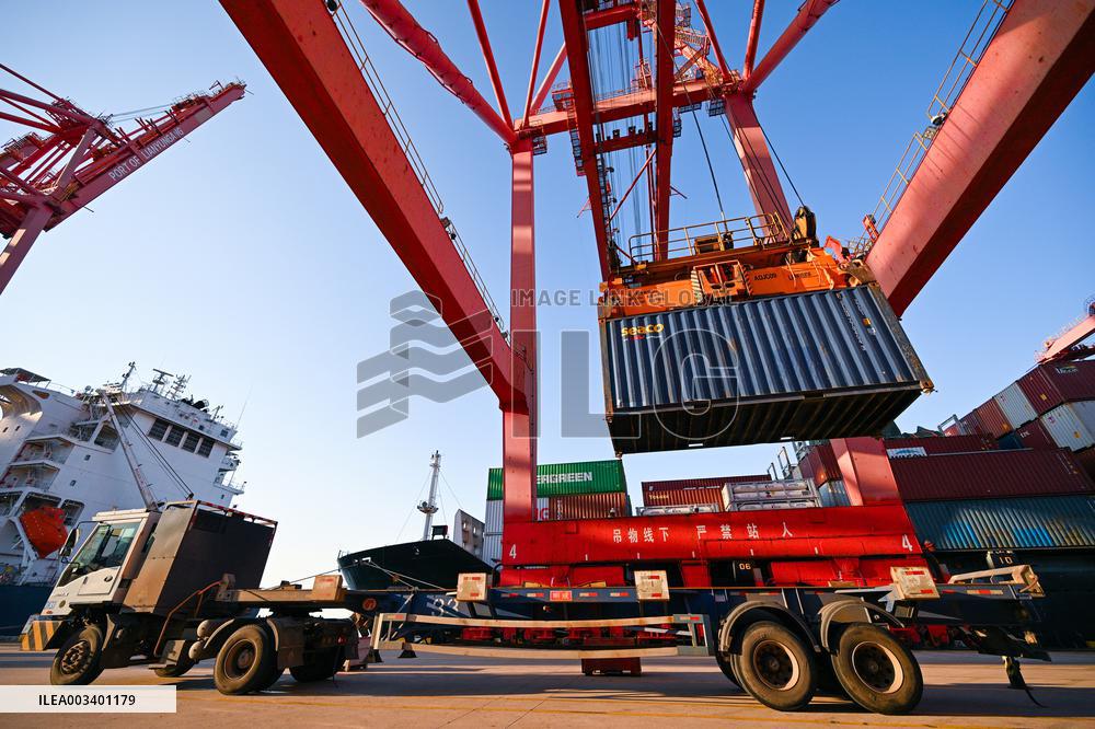 Lianyungang Port Working Scene