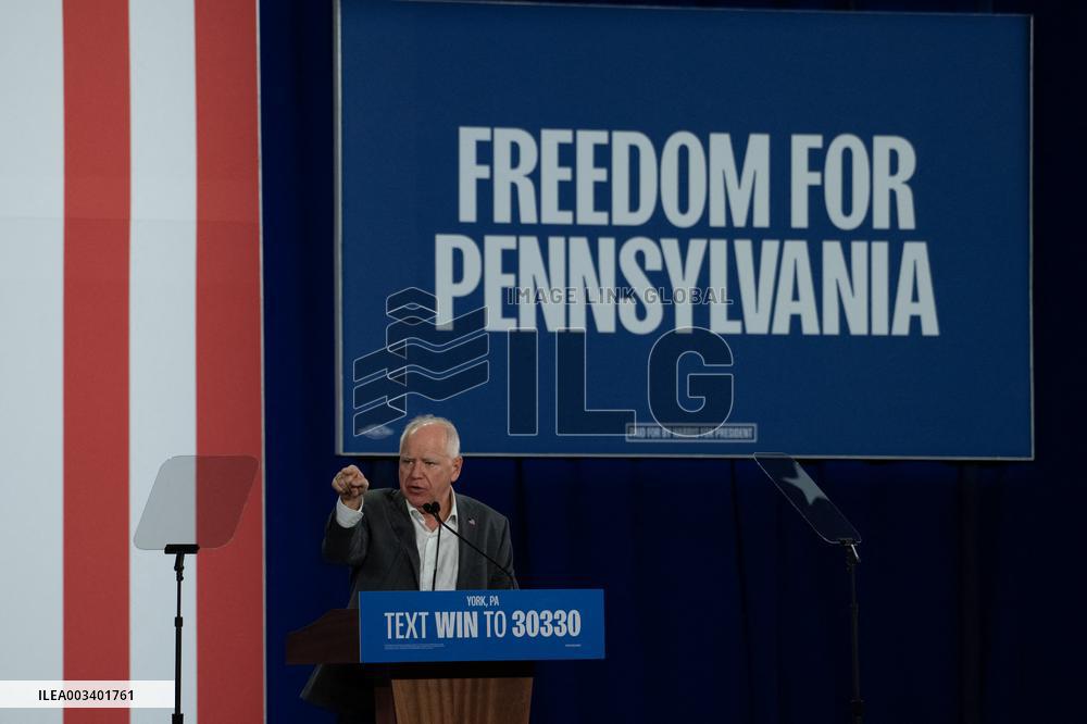 Walz Campaigns In York - Pennsylvania