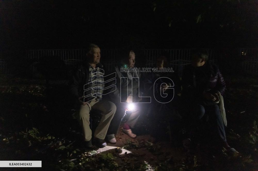 Russian Strike Hits Kharkiv Apartment Block - Ukraine