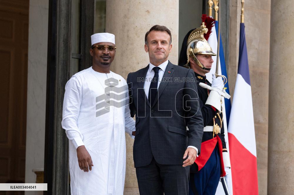 French President Welcomes Chad's President - Paris