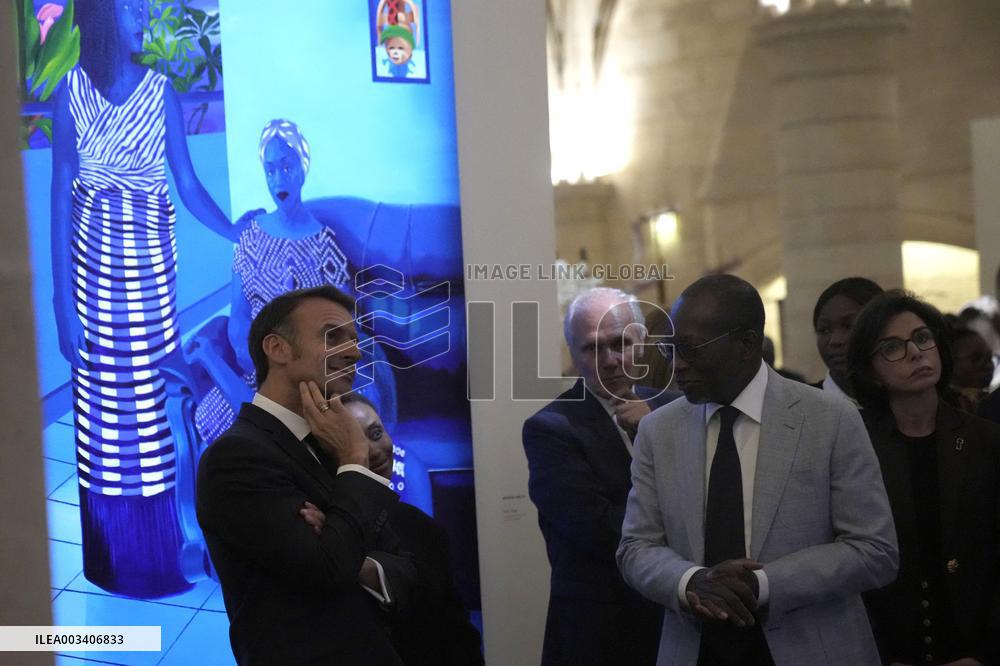 President Macron At Revelation ! Art Contemporain Du Benin Exhibition Opening - Paris