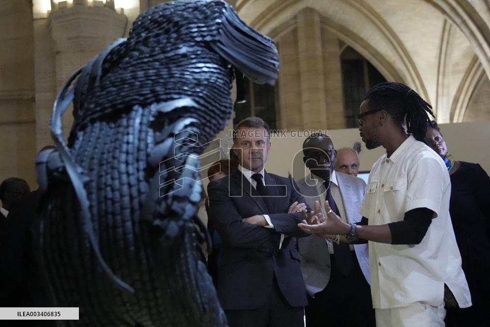 President Macron At Revelation ! Art Contemporain Du Benin Exhibition Opening - Paris