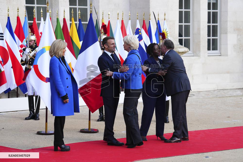 Francois Legault and wife are welcomed to the Francophonie Summit