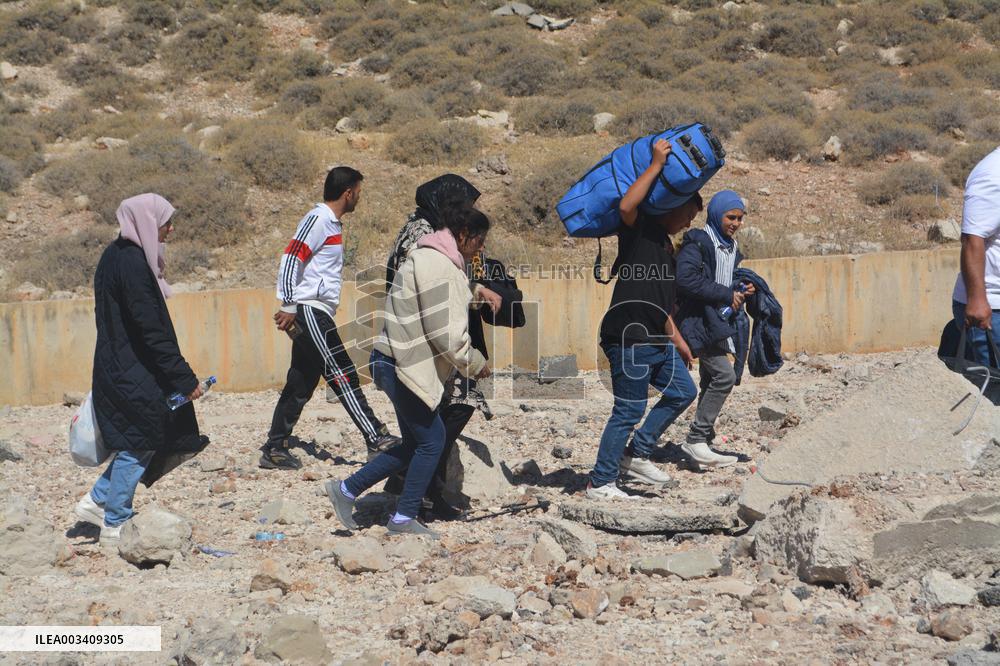 Displaced Lebanon People at the Masnaa Border Crossing
