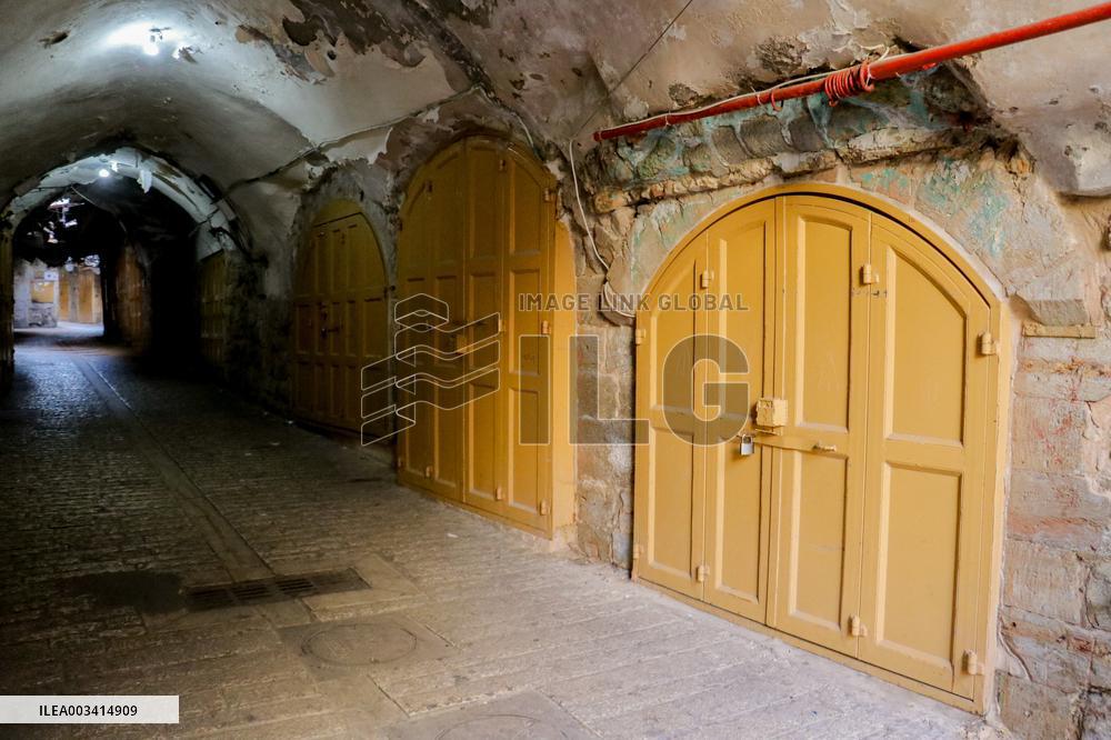 General strike in Hebron to protest Israeli air raid on Tulkarem refugee camp