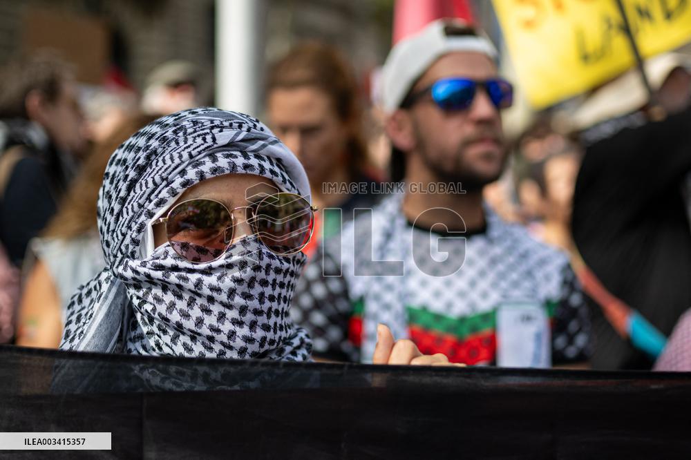 Demonstration In Support Of Palestine And Liban - Madrid