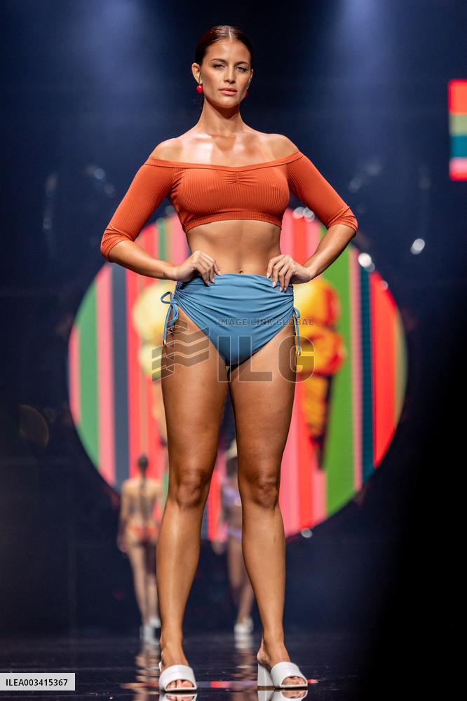 Aurelia Gil Runway At Gran Canaria Moda Calida - Spain