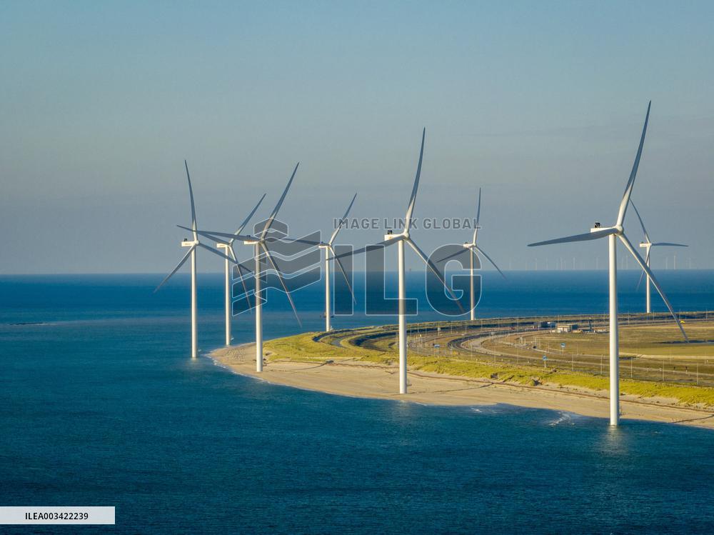Wind Turbines - Rotterdam
