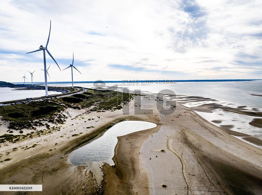 Wind Turbines - Rotterdam