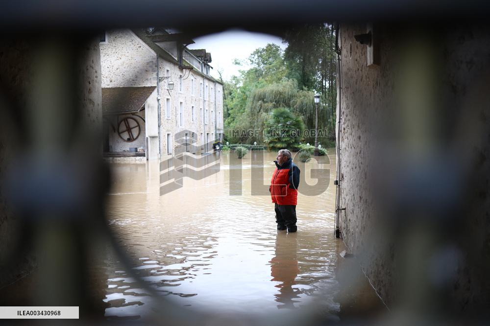 Storm Kirk Causes Flooding Of The Grand-Morin River - Pommeuse