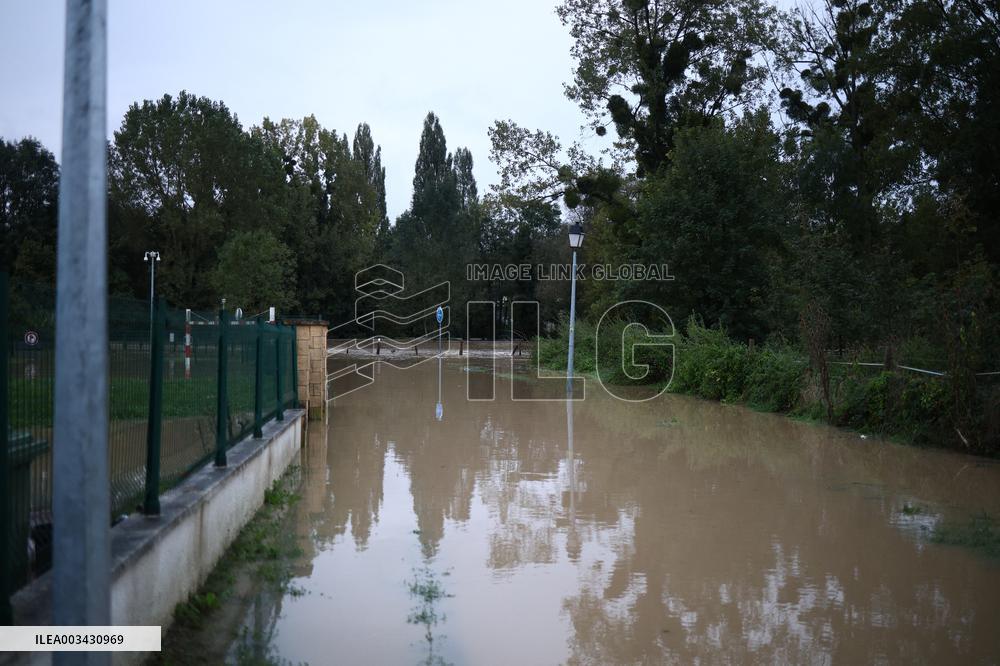 Storm Kirk Causes Flooding Of The Grand-Morin River - Pommeuse