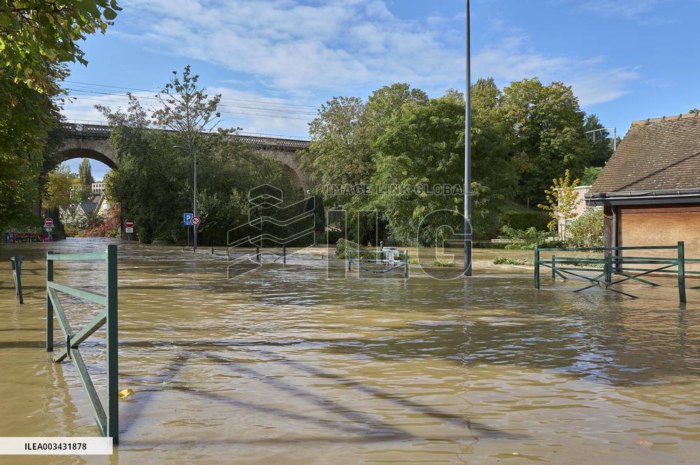 Heavy Flooding After Storm Kirk - Essonne