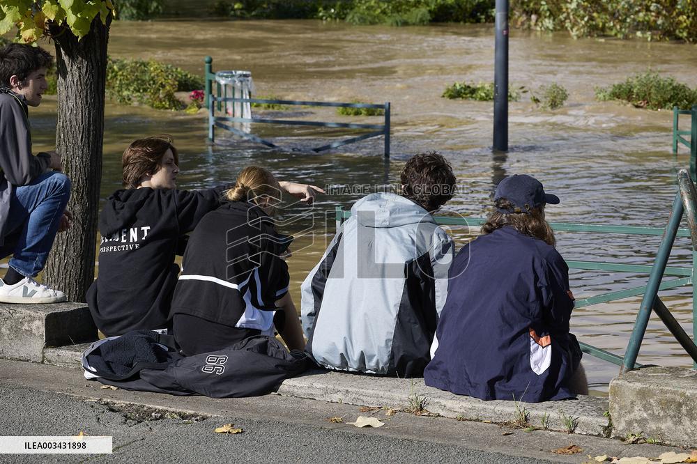 Heavy Flooding After Storm Kirk - Essonne