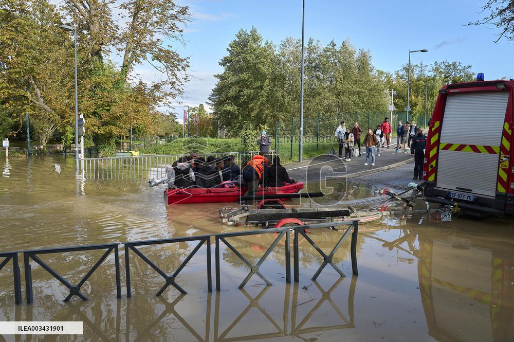 Heavy Flooding After Storm Kirk - Essonne