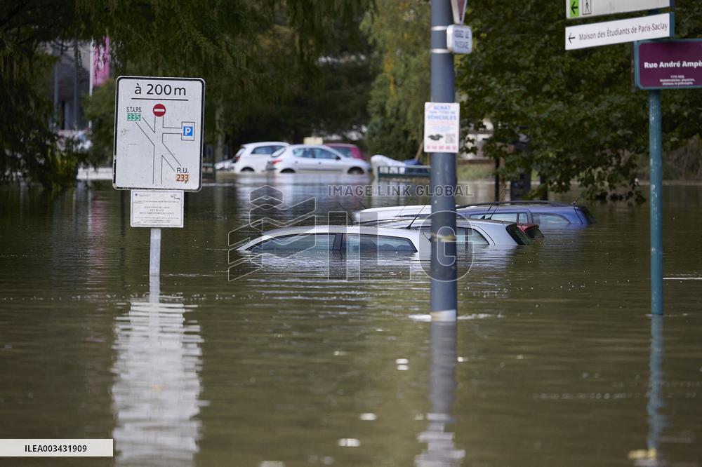 Heavy Flooding After Storm Kirk - Essonne