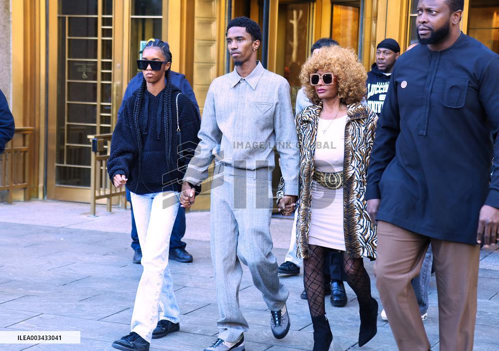 Sean Diddy family and Friends at The New York Court