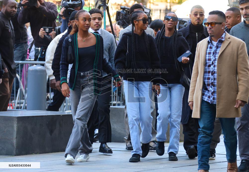 Sean Diddy family and Friends at The New York Court