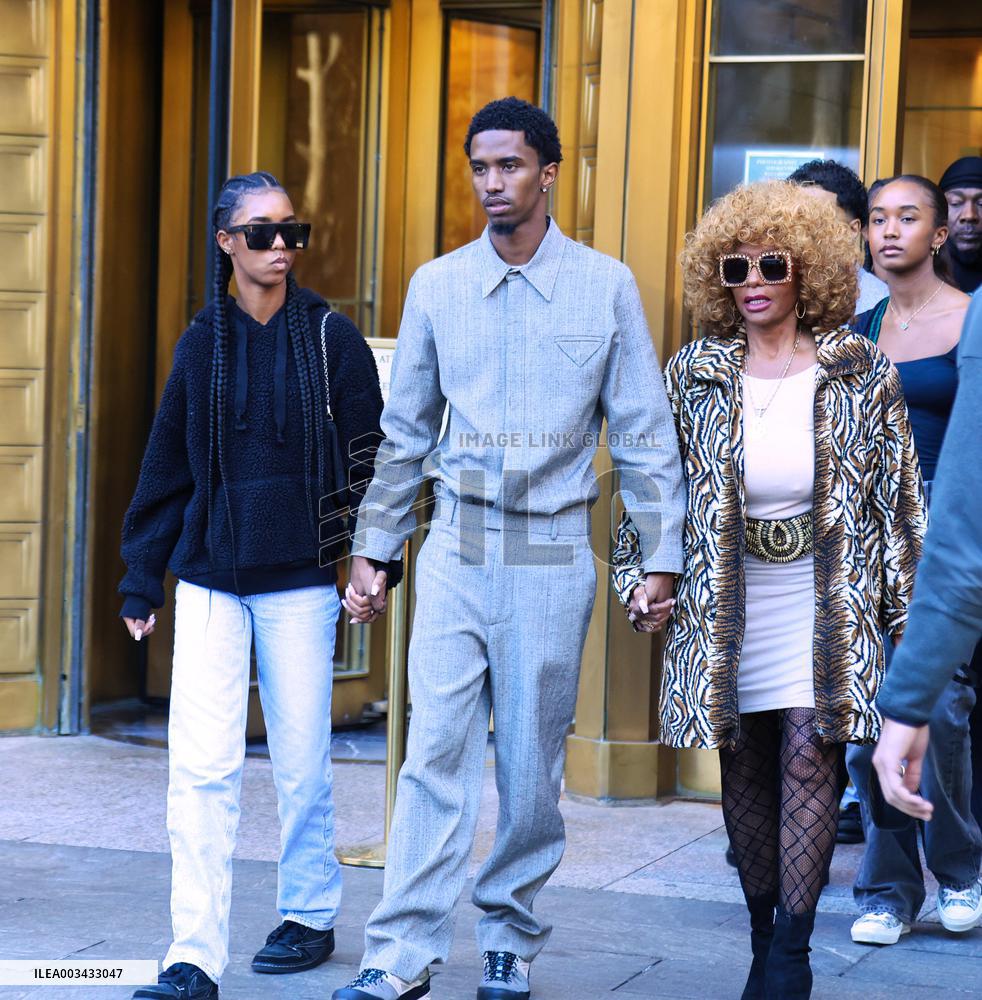 Sean Diddy family and Friends at The New York Court
