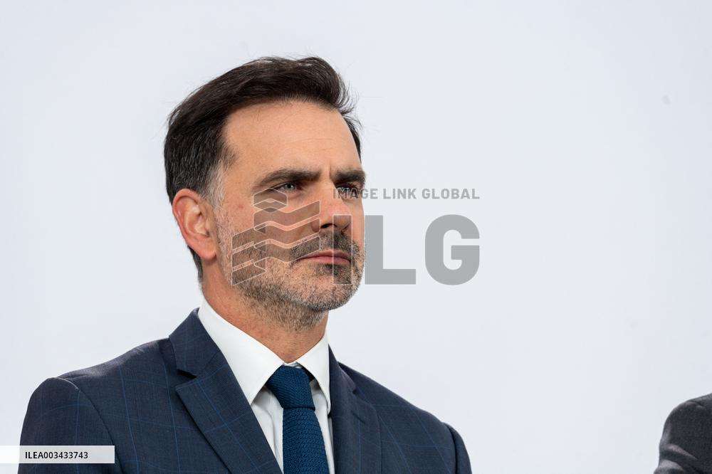 Weekly Cabinet Meeting Press Conference - Paris