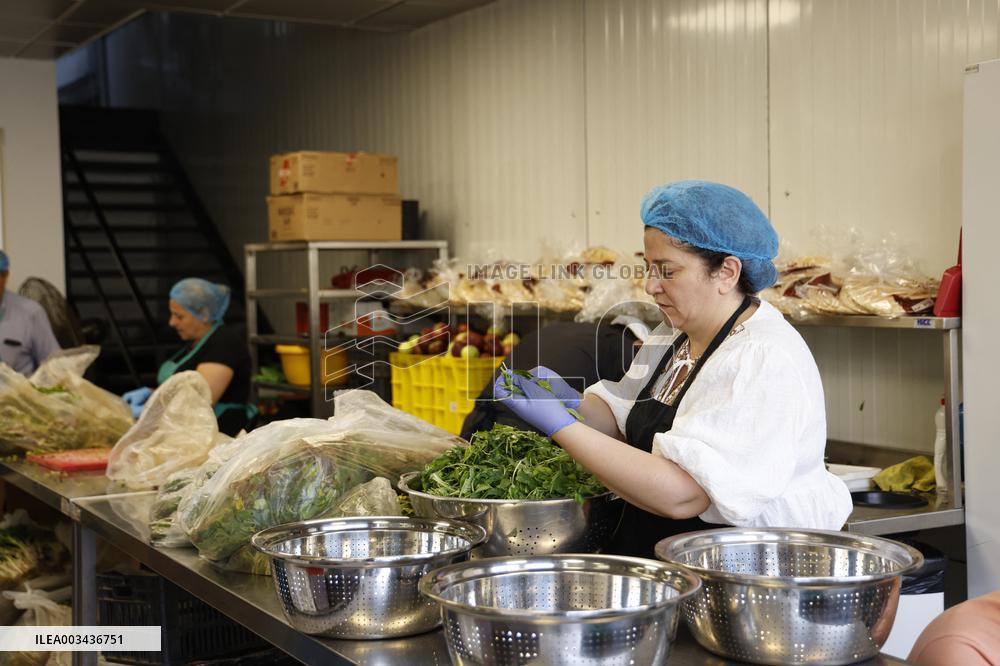 Cuisine de Mariam Prepares Meals For Immigrants - Beirut