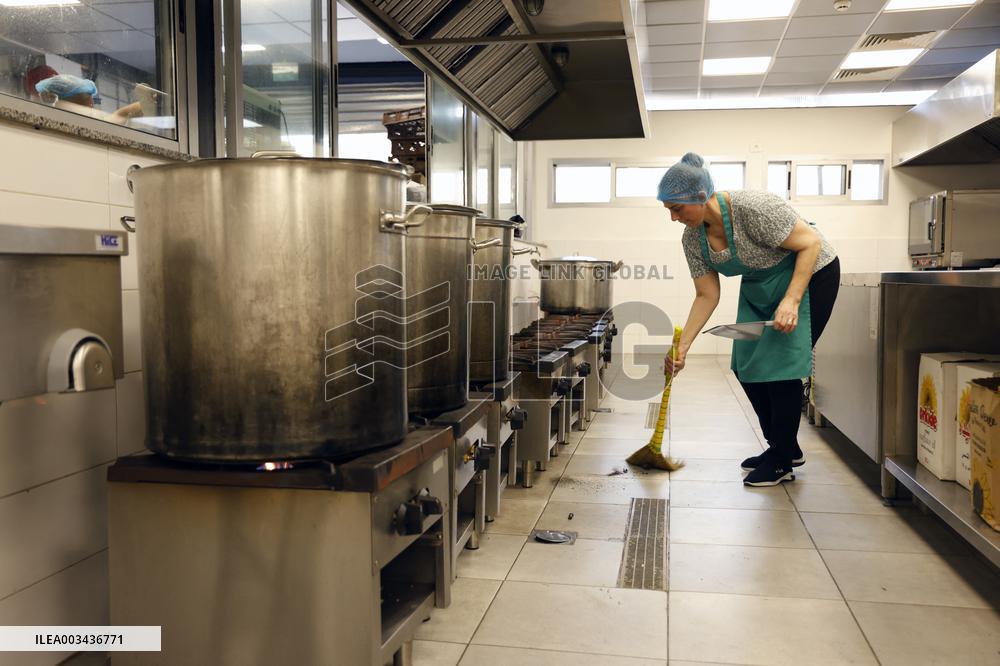 Cuisine de Mariam Prepares Meals For Immigrants - Beirut