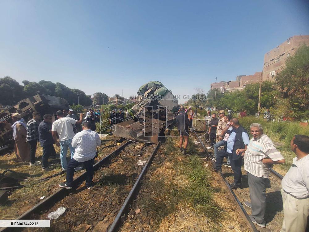 Train Collision Injures At Least 20 People - Egypt