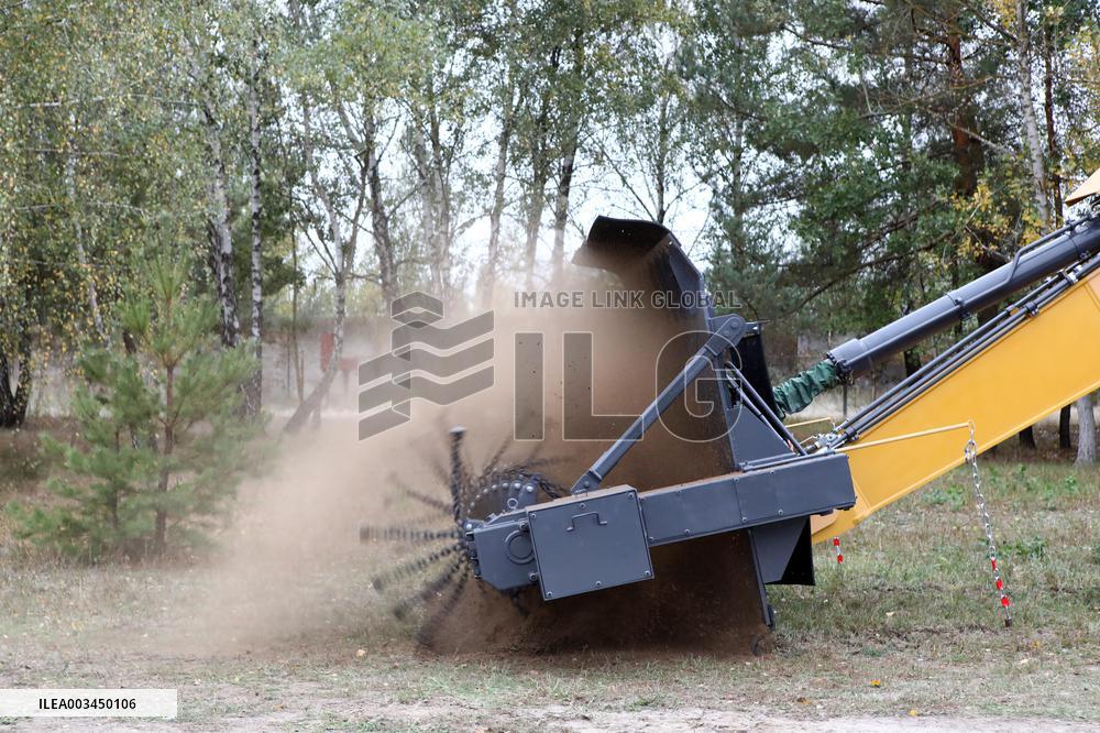 Ukrposhta gives mine clearance vehicle to Chernihiv region rescuers