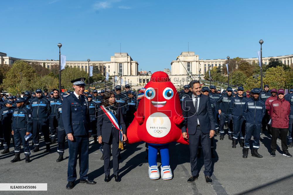 Celebrating 3 Years Of The Paris Municipal Police Force - Paris
