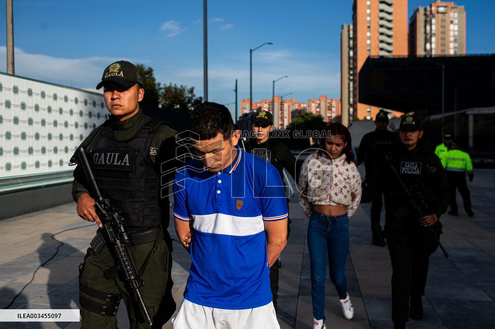 Bogota's Police Captures Members of Criminal Group Tren De Aragua