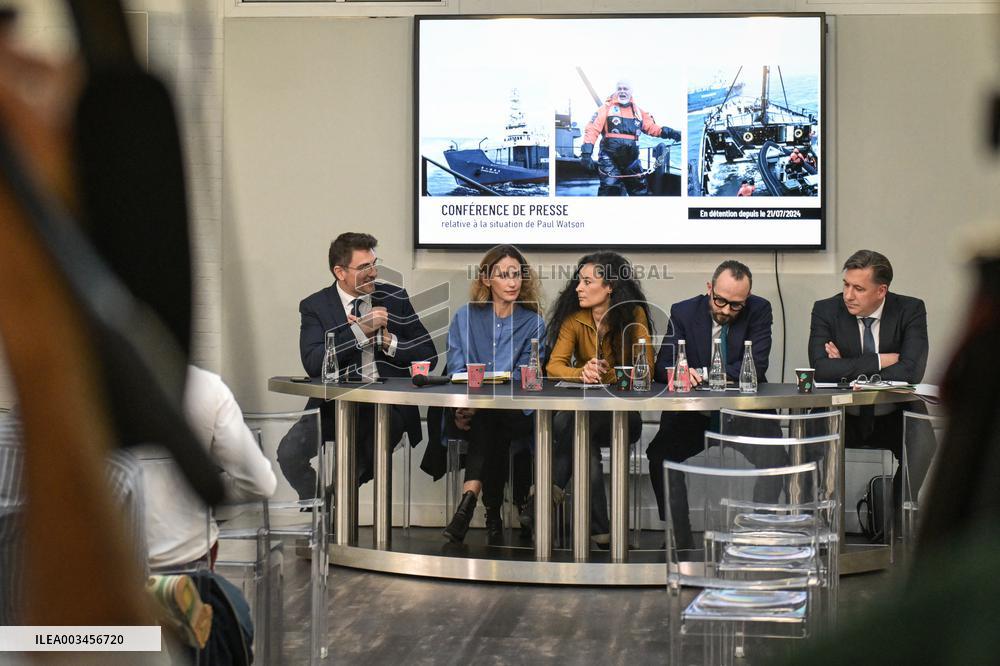 Press conference on detention of Paul Watson in Paris FA