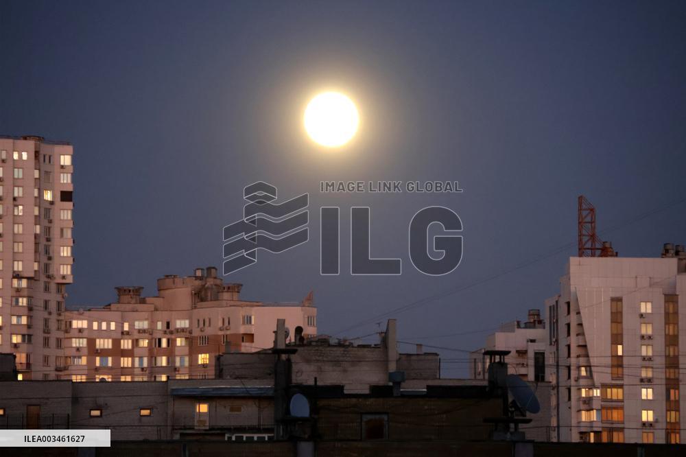 Hunters Moon in Kyiv