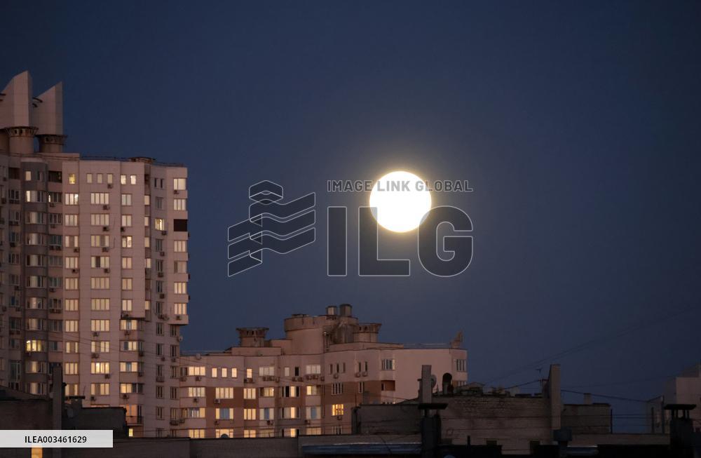 Hunters Moon in Kyiv
