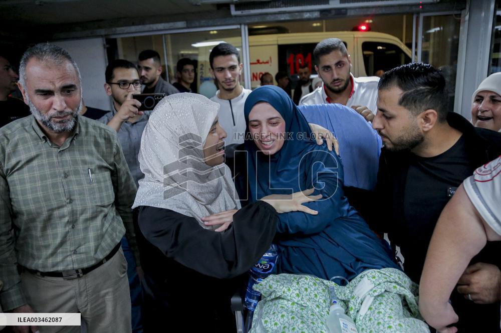 Palestinian Prisoner Released by Israeli Army - Hebron