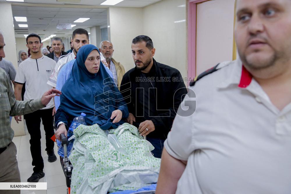 Palestinian Prisoner Released by Israeli Army - Hebron