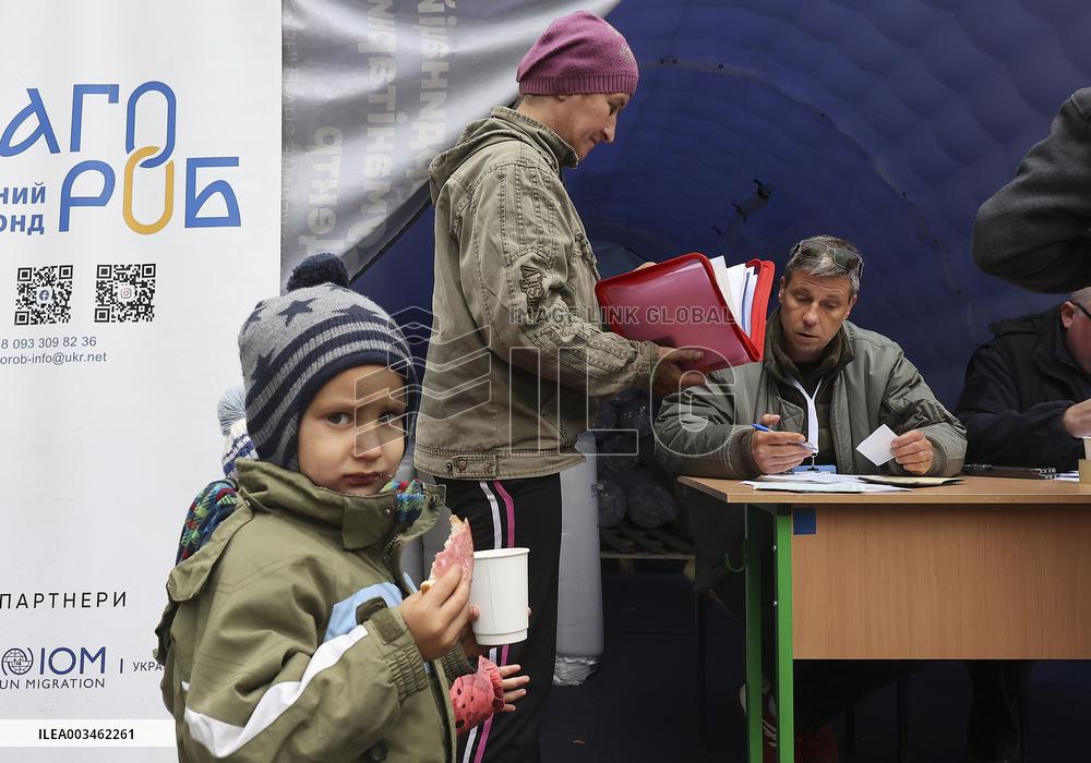 Civilians evacuated from region arrive in Kharkiv