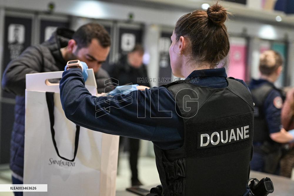 Visit to Charles de Gaulle airport near Paris FA