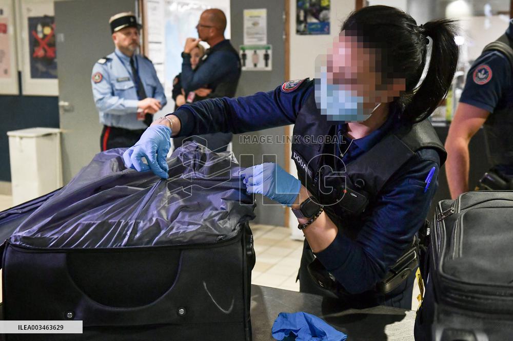 Visit to Charles de Gaulle airport near Paris FA