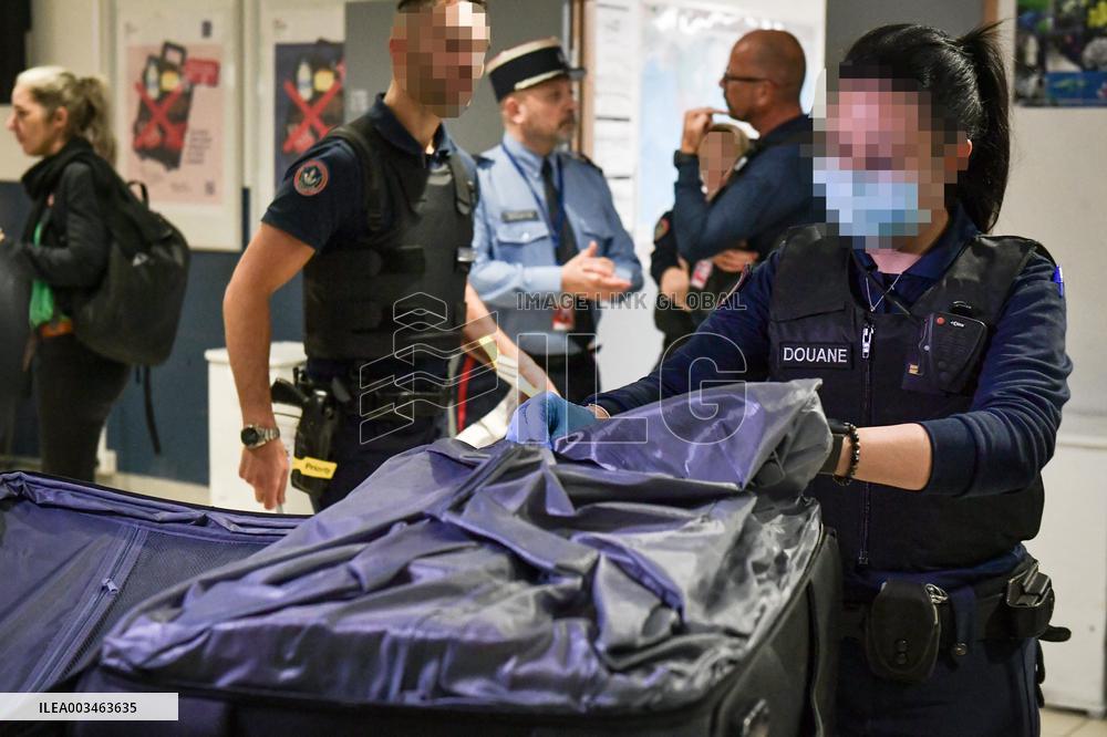 Visit to Charles de Gaulle airport near Paris FA