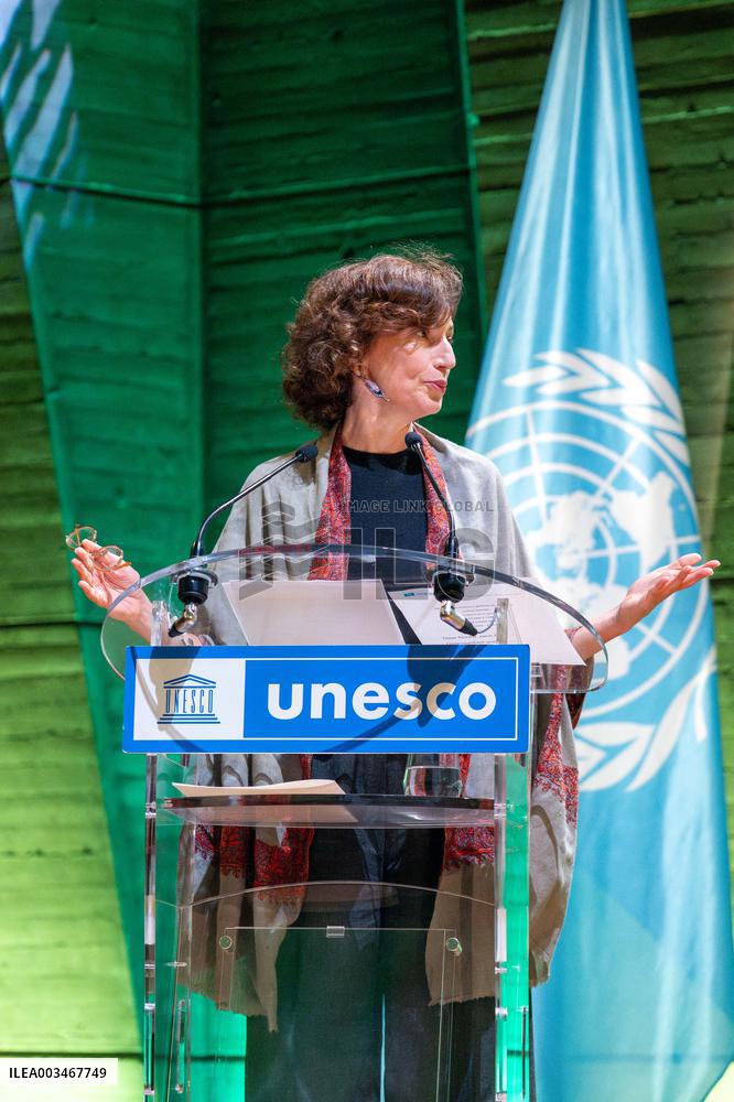 Jane Goodall at UNESCO - Paris