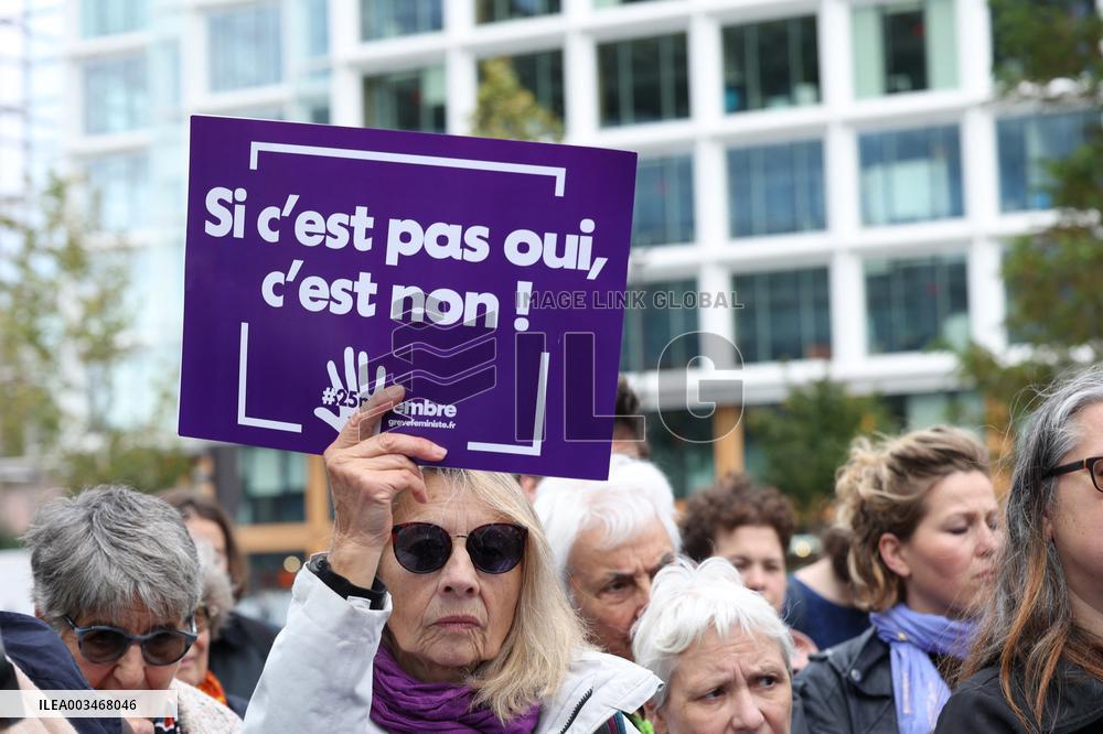 Rally in front of the court against sexual violence - Paris