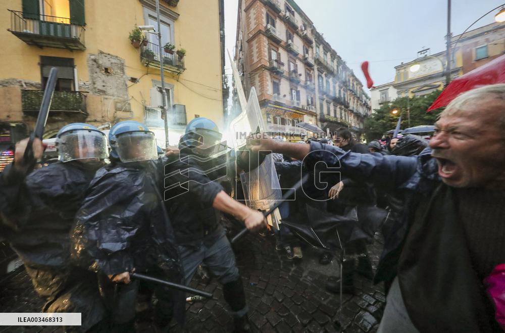 Protesters And Police Clash As G7 Security Summit - Naples