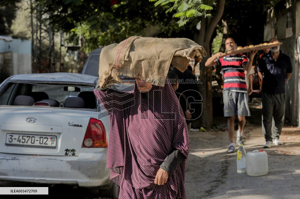 Food Distribution By A Charity Organization - Gaza