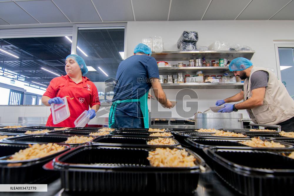 Lebanon Kitchen Provides Meals - Beirut