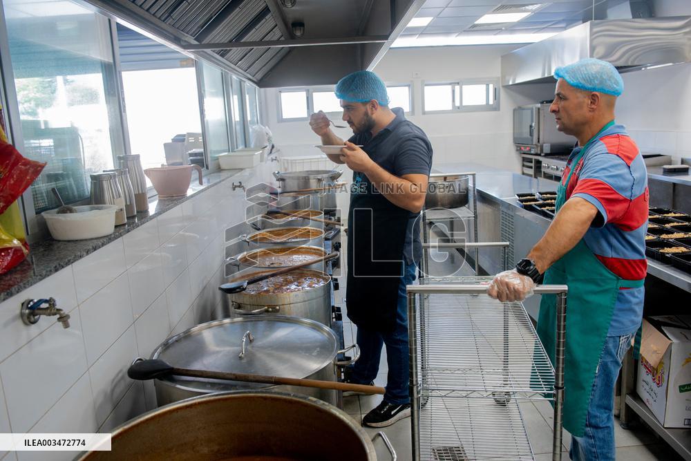 Lebanon Kitchen Provides Meals - Beirut