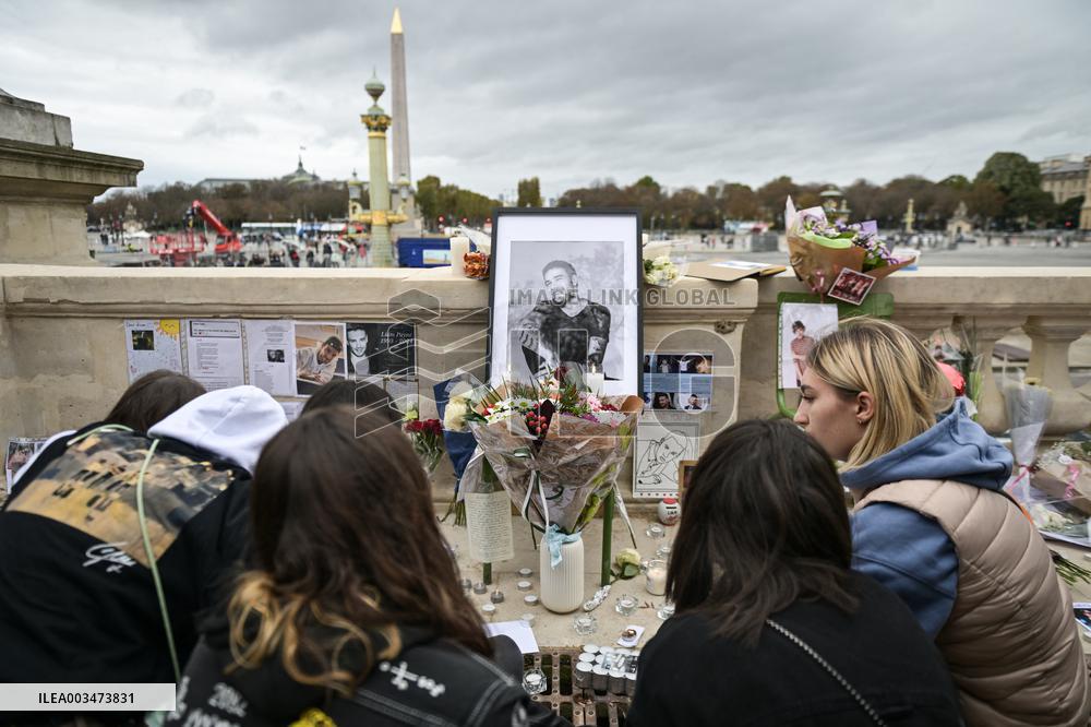 One Direction fans pay tribute to Liam Payne in Paris FA