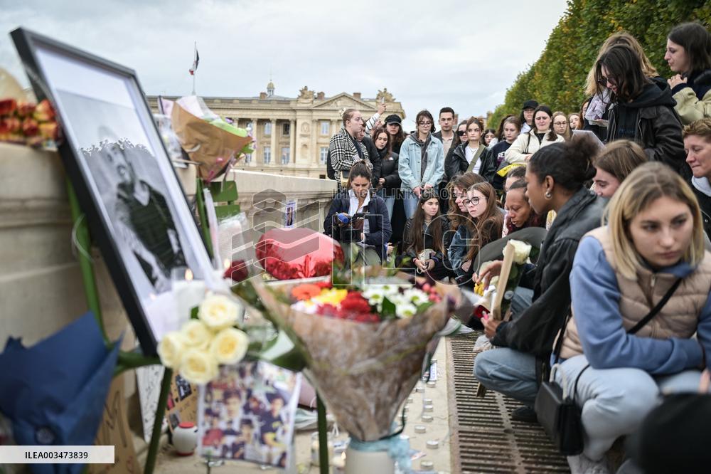 One Direction fans pay tribute to Liam Payne in Paris FA